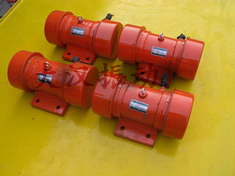 YZS振動(dòng)電機(jī):激振能力強(qiáng)，拆卸方便。
