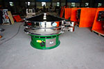 1500型三次元振動(dòng)篩，產(chǎn)量可達(dá)1100kg/h。